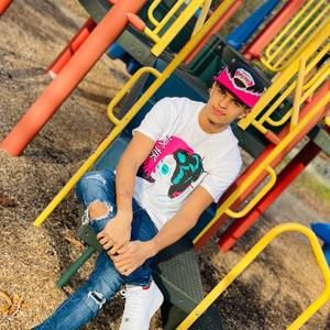 Meet your Posher, Alexander bolívar